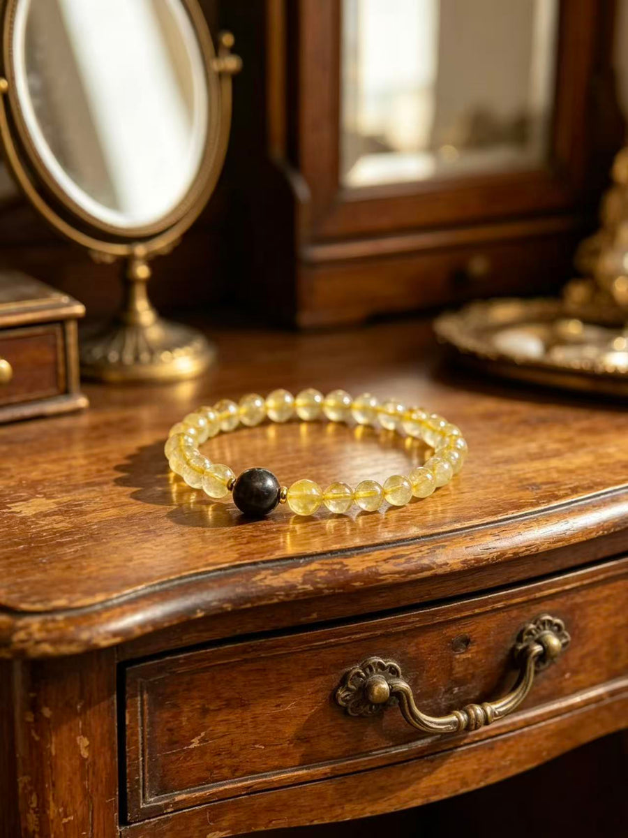 Crystal Paradise Light of Wealth Bracelet – Handmade Gold Rutilated Quartz, Amber & Agarwood Prosperity Bracelet ✨