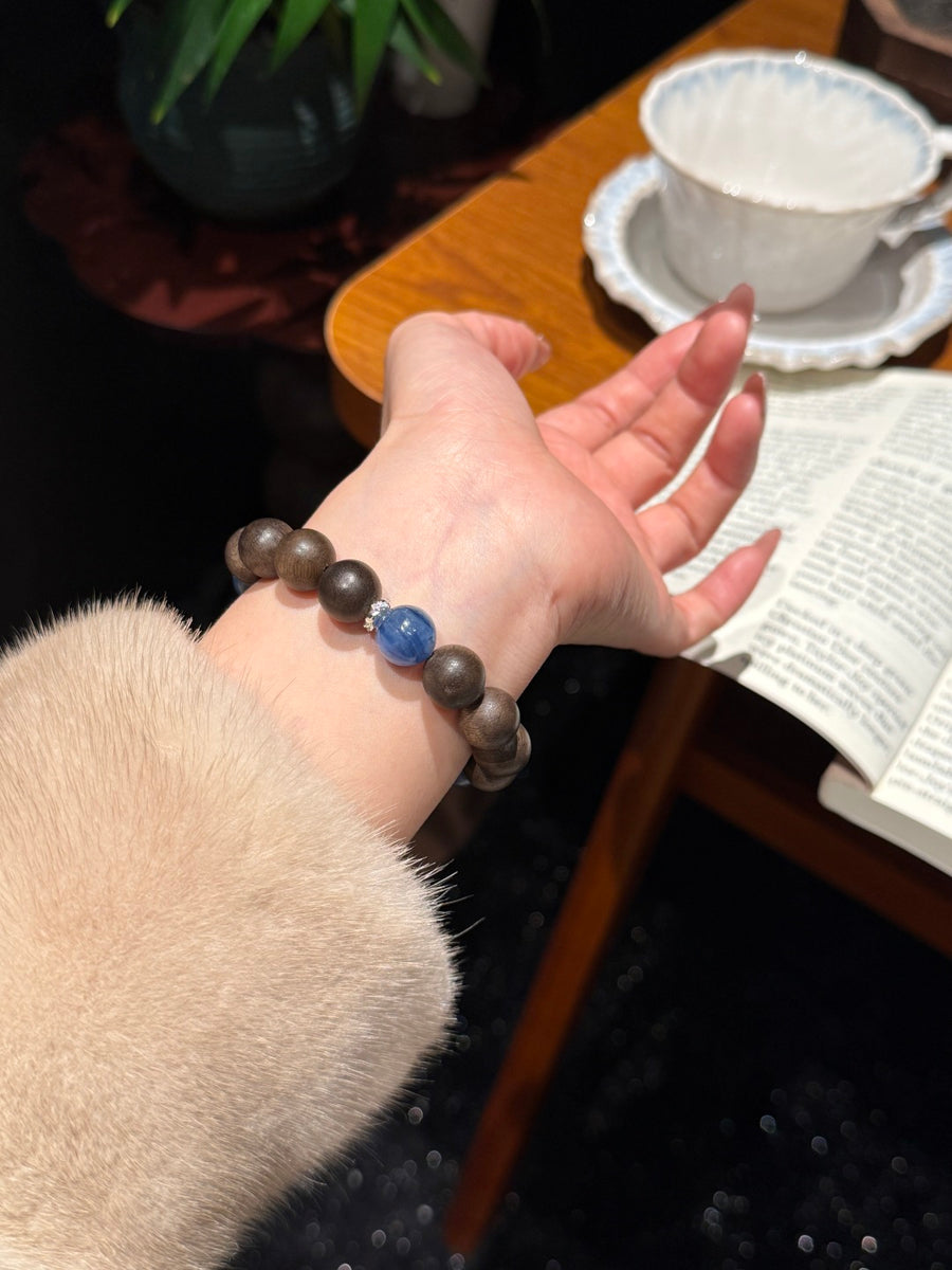 Crystal Paradise Blue Crystal & Agarwood Bracelet – Handmade Elastic Energy Bracelet